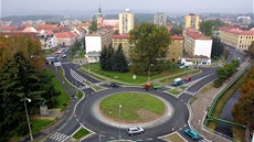 Pohled z budovy sokolovského městského úřadu směrem na Staré náměstí. Pohled z budovy sokolovského městského úřadu směrem na Staré náměstí.