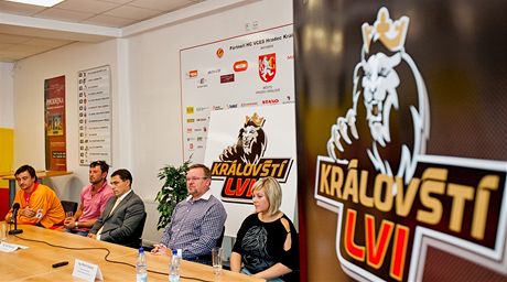 Na tiskové konferenci pedstavil hradecký hokejový klub nové logo. (1. 8. 2012)