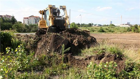 Na jihu Olomouce po ad odklad konen opt pokrauje budování ochrany msta