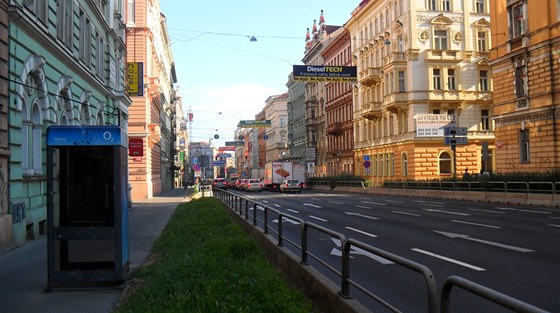 Semafory by v budoucnu mohly umt reagovat na aktuální situaci v praských ulicích. (Ilustraní snímek)