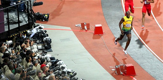 BOLT B̎Í. Nejsledovanjí atletický závod fotily stovky fotograf. Krom