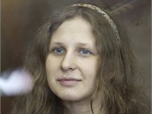 lenka Pussy Riot Marija Aljochinov u soudu v Moskv (4. srpna 2012)