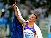 ATNY. Ziskem 8 893 bod vytvoil Roman ebrle nov olympijsk rekord. (24....