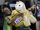 Usail Bolt po finále bhu na 100 metr opt bavil diváky.