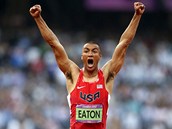 ATLETICK KRL. Svtov rekordman Ashton Eaton ovldl olympijsk desetiboj v