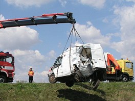 Na silnici R52 na Brnnsku narazil ve tvrtek rno autobus do dodvky, ti