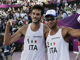 VYHRÁLI. Italský beachvolejbalový pár Paolo Nicolai (vlevo) a Daniele Lupo...