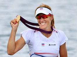 MEDAILE. Skifaka Mirka Knapkov se zlatou olympijskou medail. (4. srpna 2012)