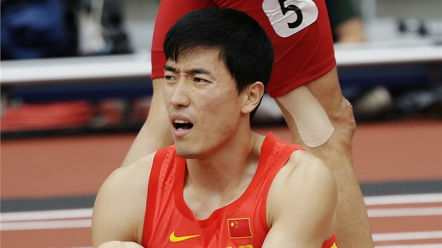 BOLEST A ZKLAMN. Liou Siang skon zase bez olympijsk medaile a zase kvli zrann.
