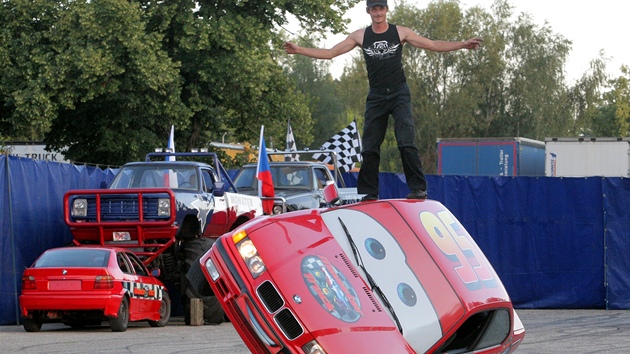 Na parkoviti ped eskobudjovickm vstavitm mohli zjemci shldnout Monster Truck Show.