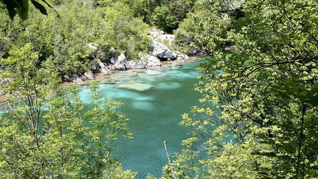 Przran Lago di Cornino. Tady na zahranin turisty pravdpodobn nenarazte.