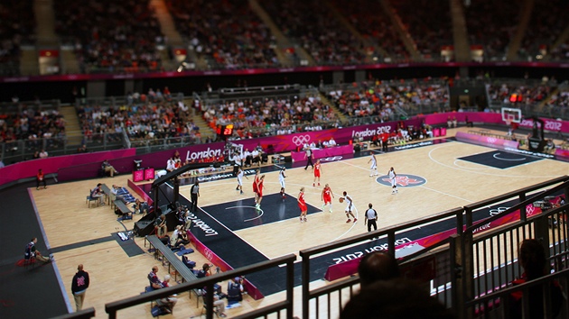 esk basketbalistky porazili Angolu 82:47. (5. srpna 2012)