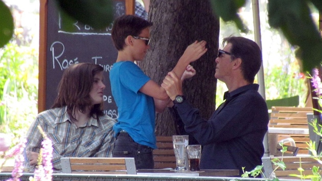 Pierce Brosnan a jeho synov Paris a Dylan