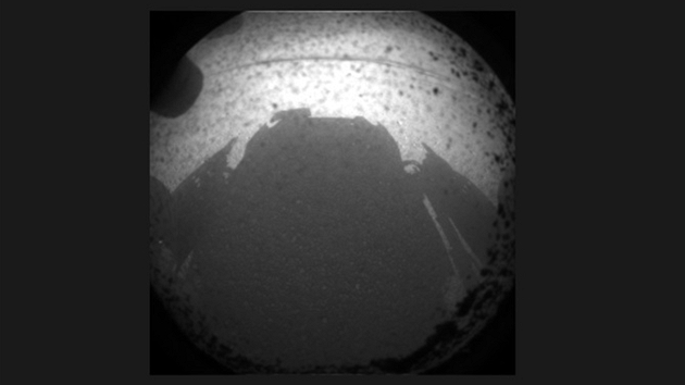Stn Curiosity na Marsu. Voztko vyfotilo samo sebe.