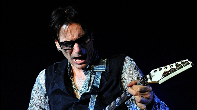 Steve Vai vystoupil 31. 7. 2012 v Praze na koncert 3G