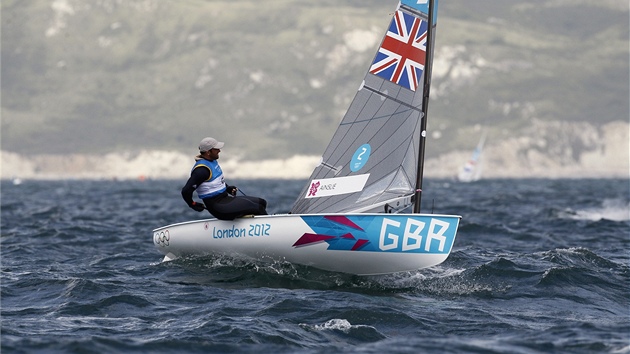 Britsk jachta Ben Ainslie zskal ptou olympijskou medaili, letos vyhrl.