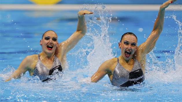 RUSK VKON. Rusk akvabely Natalie Ichenkov a Svtlana Romainov na olympid v Londn.