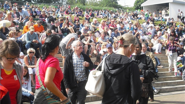 Fan zny v Londn - Henman Hill 3