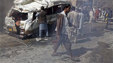 Následky atentátu na západním pedmstí Kábulu (7. srpna 2012)