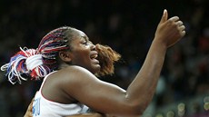VEZMU! Francouzská basketbalistka se slzami v oích nabídku pijímá.