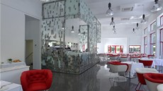 Replika slavné Zemanovy kavárny v Brn opt otevela. Sídlí v ní restaurace