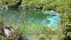 Przrané Lago di Cornino. Tady na zahraniní turisty pravdpodobn nenarazíte.