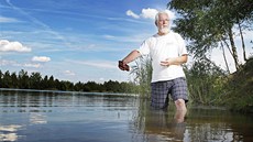 Jiří Klicpera už roky ve svém volném čase kontroluje kvalitu vody v písnících Jiří Klicpera už roky ve svém volném čase kontroluje kvalitu vody v písnících