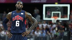 Americký reprezentant LeBron James se netváří nadšen, ale duel s Litvou nakonec Americký reprezentant LeBron James se netváří nadšen, ale duel s Litvou nakonec