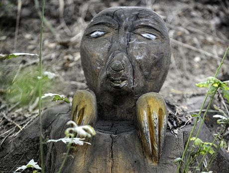 Autorem soch z paez je výtvarník z nedalekých Otvic Zdenk Vejraka.