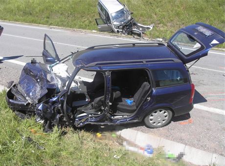 Sráka Citroënu a Opelu u Vysokých Studnic si vyádala tyi tká zranní.