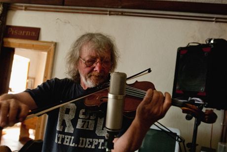Jan Hrubý v roce 2012 pi nahrávání zatím posledního alba Michala Prokopa
