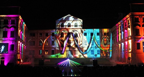 Laserová show na zámku v Jaromicích nad Rokytnou. (18. srpna 2012)