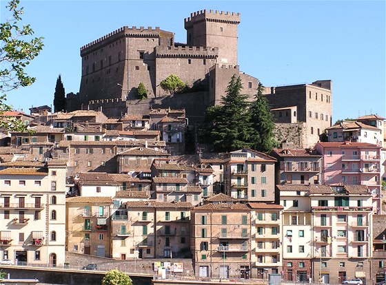 Hrad z roku 1270 v italském msteku Soriano nel Cimino v regionu Lazio je na