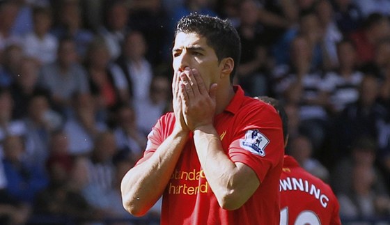 NECHTE M JÍT. Luis Suárez u nechce oblékat rudý dres Liverpoolu.