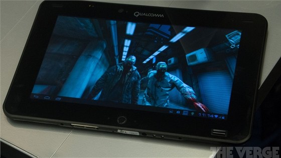 Qualcomm prodává svj tablet za 1 300 dolar, co je v pepotu pes 26 tisíc...