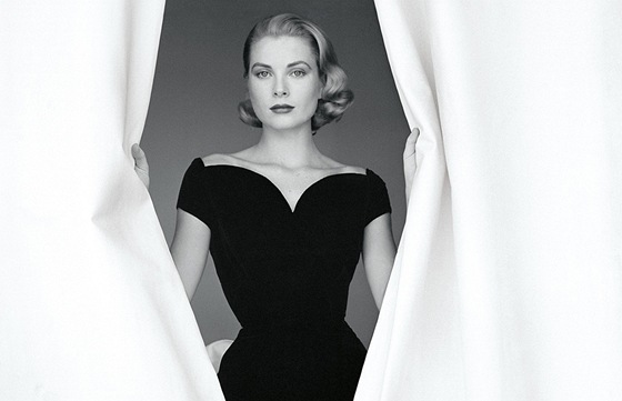 Krásná Grace Kelly i 40 let po své smrti inspiruje návrháe, kteí po jejím...