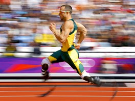 Jihoafrian Oscar Pistorius pi olympijské kvalifikaci na 400 metr. (4. srpna...