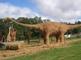 "Diplodocus mí 18 metr. Je to nejvtí socha, která u nás kdy vznikla,"...