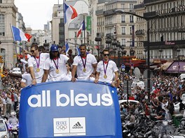 LES BLEUS VÍTZÍ. Zlatí francouztí házenkái se ocitli na vrcholu pouliních...