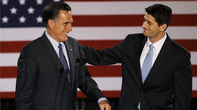 Republiknsk kandidt na prezidenta USA Mitt Romney (vlevo) a kongresman za stt Wisconsin Paul Ryan.