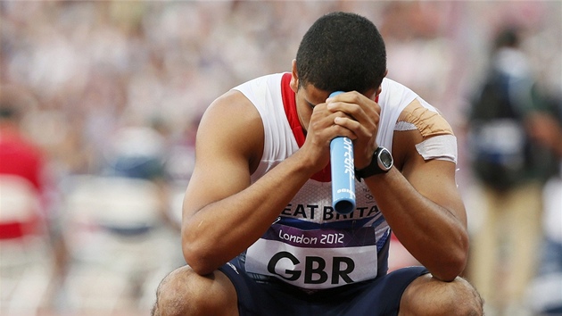 NEASTNK. Britsk sprinter Adam Gemili pozd pevzal tafetov kolk a tafeta na 4x100 metr byla diskvalifikovna.