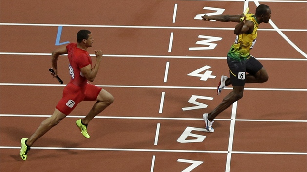M NSKOK. Usain Bolt byl posledn z jamajsk tafety a prv jeho vkon byl rozhodujc. 