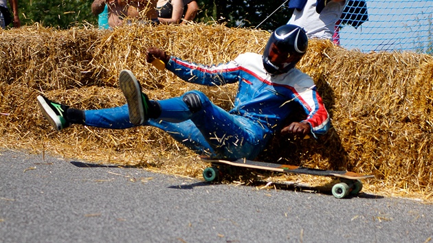 Zvod Mistrovstv svta v longboardingu pivedl do Kozkova sto osmdest jezdc z celho svta.