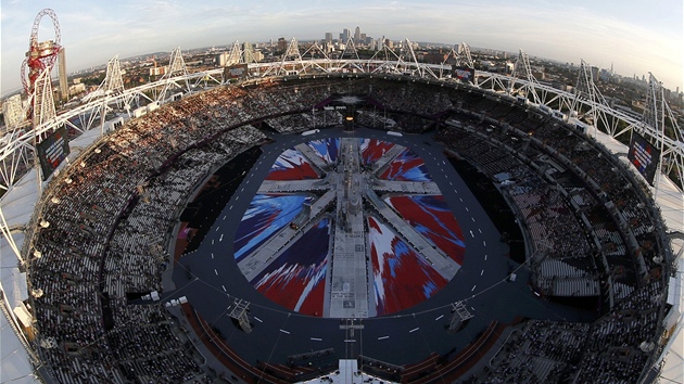 V PEDVEER SLAVNOSTNHO CEREMONILU. Olympijsk stadion v Londn je pipraven. Olympijsk hry mohou skonit.