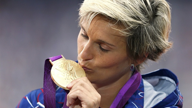 A JSI MOJE. Otpaka Barbora potkov prv dostala svou londnskou zlatou medaili.