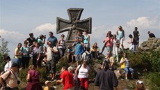 Turisté na vrch Hvzda míí i kvli tomu, aby vidli opravený kí.