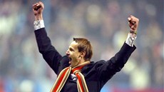 Teplický trenér Frantiek Straka se raduje z vítzství nad Feyenoord Rotterdam.