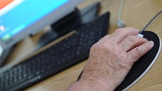 Senioři začali v rámci projektu SenSen přispívat do internetové Národní kroniky Senioři začali v rámci projektu SenSen přispívat do internetové Národní kroniky