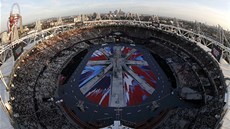 V PEDVEER SLAVNOSTNÍHO CEREMONIÁLU. Olympijský stadion v Londýn je