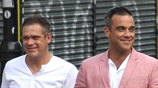 Robbie Williams se svým dvojníkem